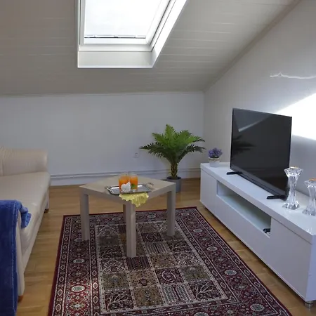 Apartman Aurora *